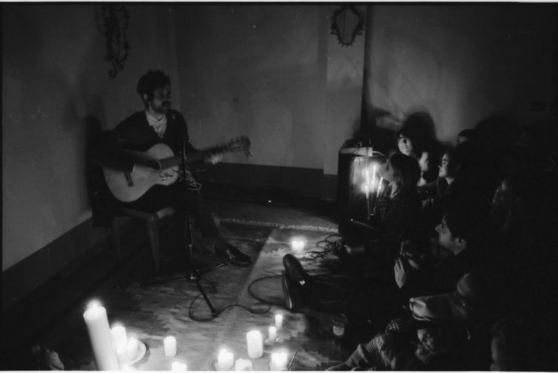 Concert_Devandra_Bernhardt_villa_lena-1024×684