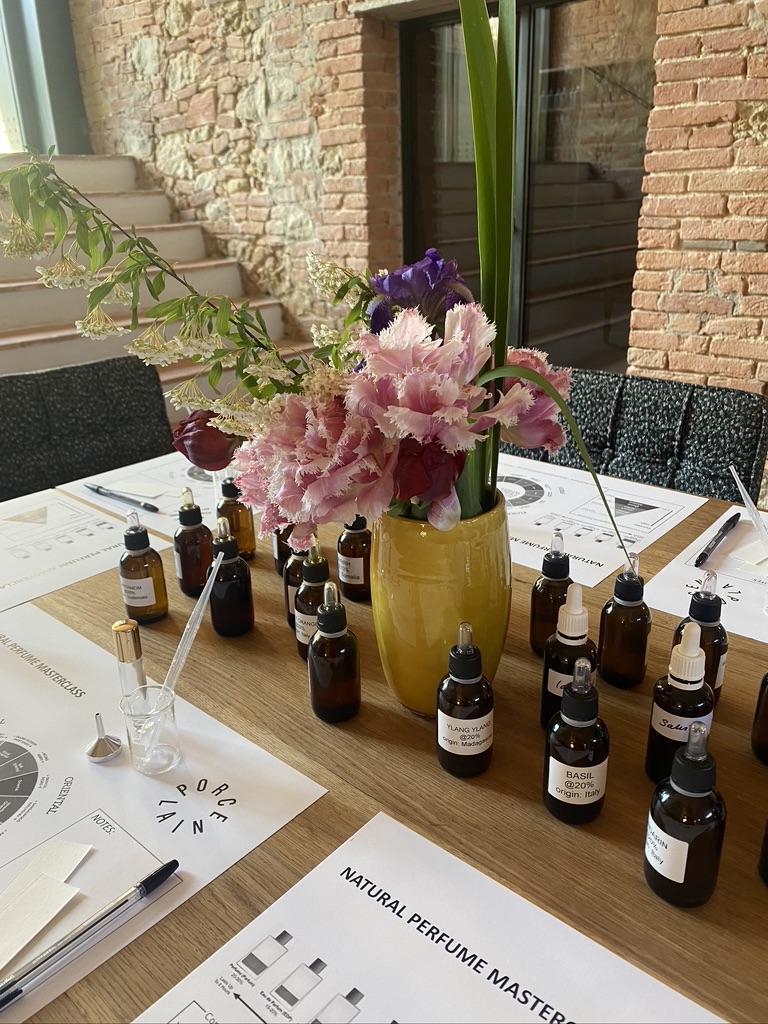 887D95A7-0757-4089-B85C-CCDBE829A609_1_105_c